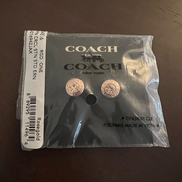 Coach - Picture 1 of 4